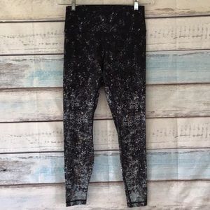 LULULEMON ATHLETICA SIZE SMALL NEW